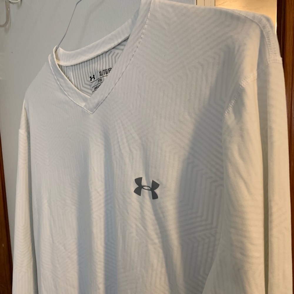 Extra large white under armour shirt